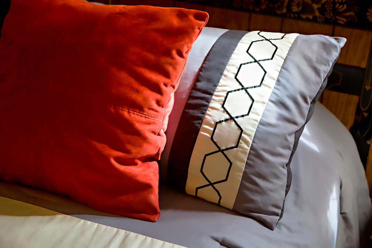 Firefly Bed & Breakfast Lincoln Екстер'єр фото