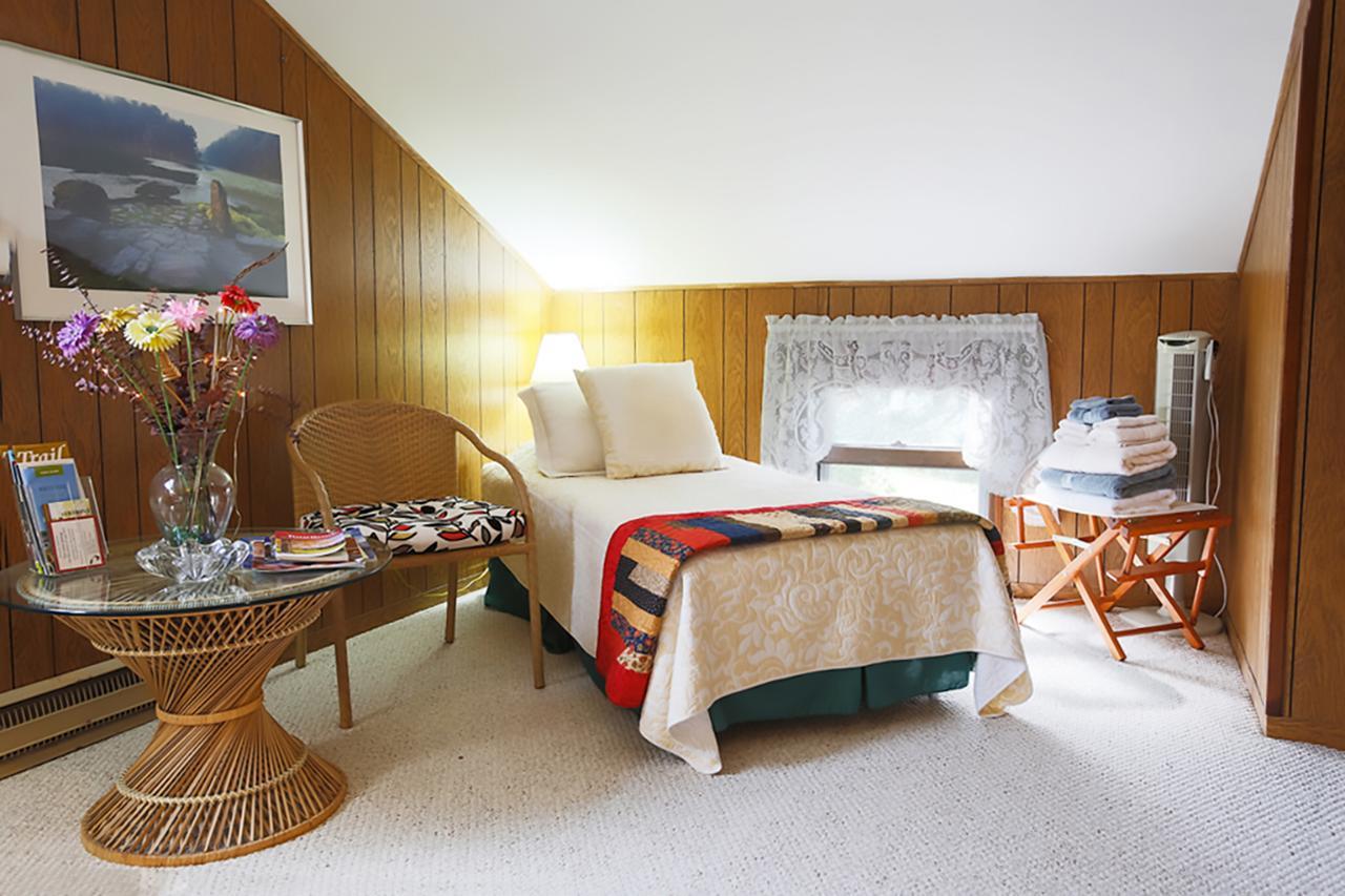 Firefly Bed & Breakfast Lincoln Екстер'єр фото